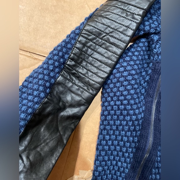 Devoted Blue & Black Women’s Knit Sweater Size Medium - Picture 2 of 7